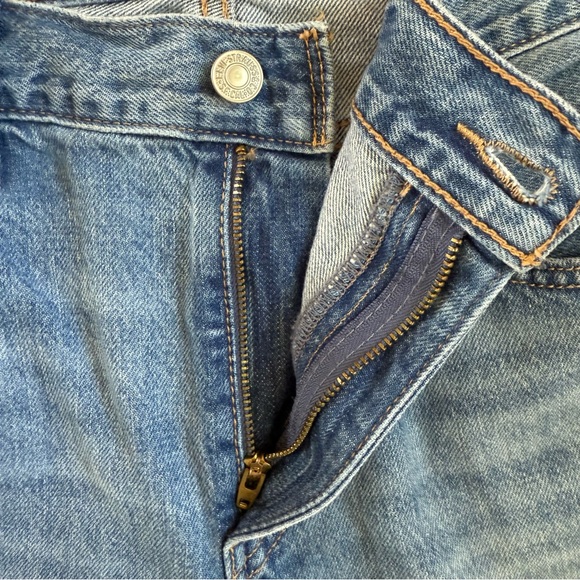 Levi’s Women’s Size 31 Waist Low Pro Straight Medium Wash Denim - Picture 10 of 11